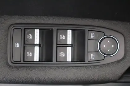 Photo 26 Renault Captur  TCe 90