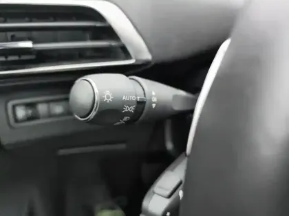 Photo 17 Peugeot 5008  PureTech 130ch S&S EAT8 Allure Pack