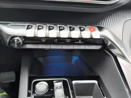 Photo 12 Peugeot 5008  PureTech 130ch S&S EAT8 Allure Pack