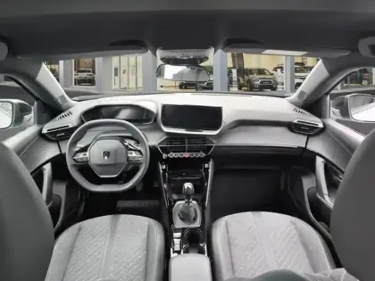 Photo 9 Peugeot 2008  PureTech 100 S&S BVM6 Allure