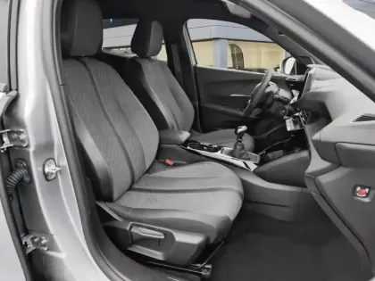 Photo 8 Peugeot 2008  PureTech 100 S&S BVM6 Allure