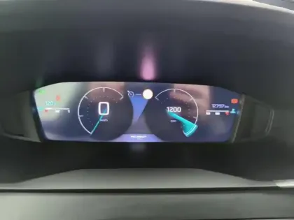 Photo 20 Peugeot 2008  PureTech 100 S&S BVM6 Allure