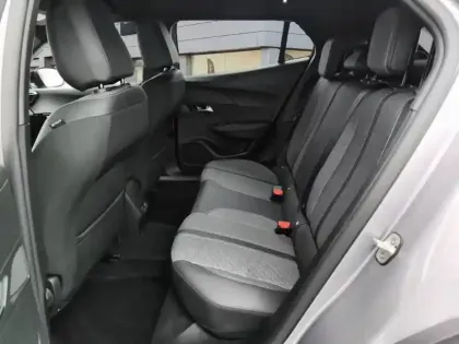 Photo 22 Peugeot 2008  PureTech 100 S&S BVM6 Allure