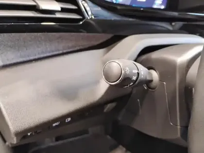 Photo 16 Peugeot 308  PHEV 180 e-EAT8 Allure