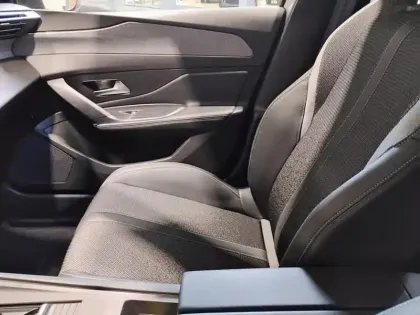 Photo 8 Peugeot 308  PHEV 180 e-EAT8 Allure