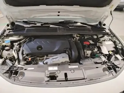 Photo 6 Peugeot 308  PHEV 180 e-EAT8 Allure