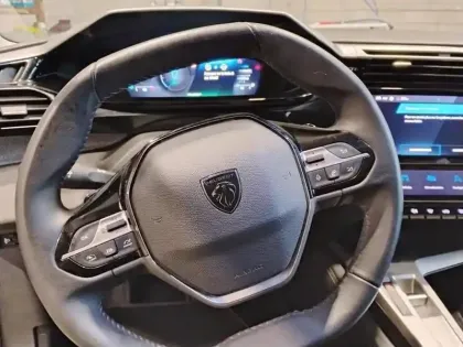 Photo 11 Peugeot 308  PHEV 180 e-EAT8 Allure