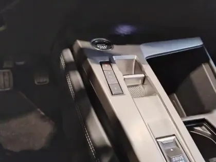 Photo 23 Peugeot 308  PHEV 180 e-EAT8 Allure