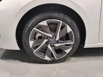 Photo 14 Peugeot 308  PHEV 180 e-EAT8 Allure