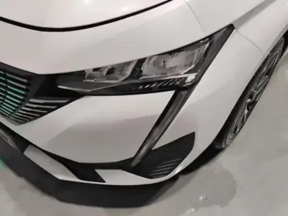 Photo 13 Peugeot 308  PHEV 180 e-EAT8 Allure