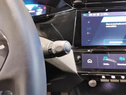 Photo 17 Peugeot 308  PHEV 180 e-EAT8 Allure