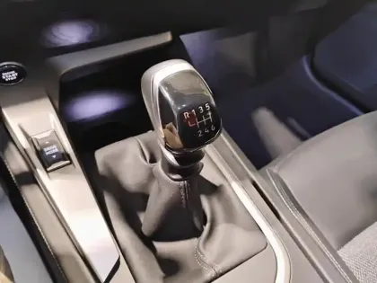 Photo 23 Peugeot 308  SW PureTech 130ch S&S BVM6 Allure