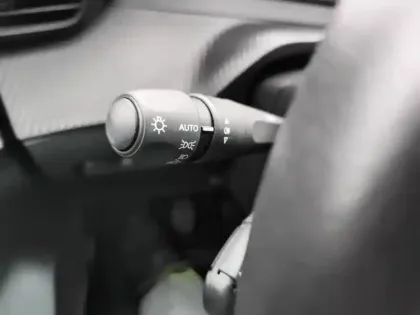 Photo 17 Peugeot 208  PureTech 75 S&S BVM5 Active Pack