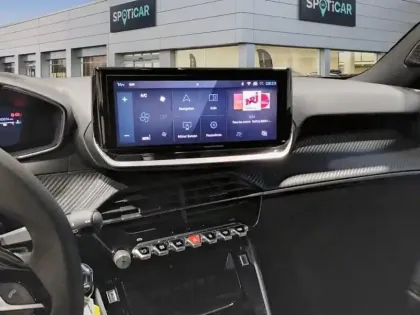 Photo 21 Peugeot 2008  PureTech 100 S&S BVM6 Allure