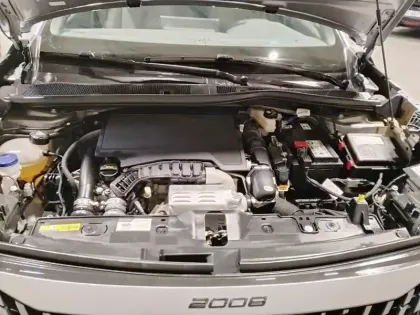 Photo 6 Peugeot 2008  PureTech 100 S&S BVM6 Allure