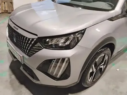 Photo 13 Peugeot 2008  PureTech 100 S&S BVM6 Allure