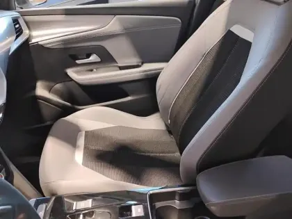 Photo 8 Opel Mokka  Electrique 136 ch & Batterie 50 kWh Elegance