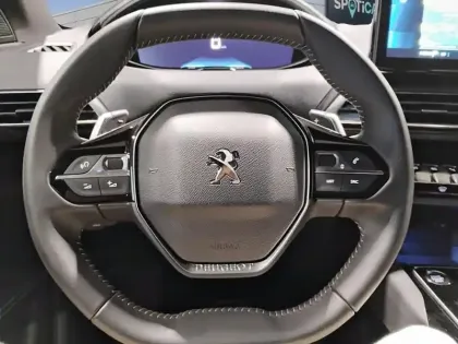 Photo 11 Peugeot 5008  Hybrid 136 e-DCS6 Allure Pack