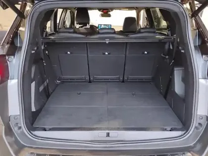 Photo 7 Peugeot 5008  Hybrid 136 e-DCS6 Allure Pack