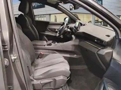 Photo 8 Peugeot 5008  Hybrid 136 e-DCS6 Allure Pack