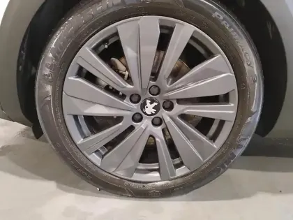 Photo 14 Peugeot 3008  Hybrid 225 e-EAT8 GT Pack