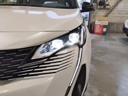 Photo 13 Peugeot 3008  Hybrid 225 e-EAT8 GT Pack