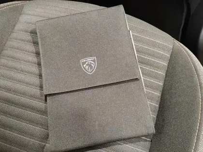 Photo 15 Peugeot 208  PureTech 75 S&S BVM5 Active Pack