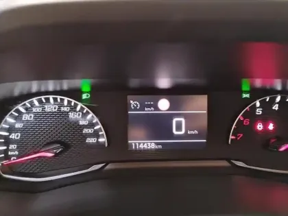 Photo 20 Peugeot 208  BlueHDi 100 S&S BVM6 Style