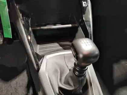 Photo 23 Peugeot 208  BlueHDi 100 S&S BVM6 Style