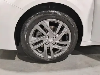 Photo 14 Peugeot 208  BlueHDi 100 S&S BVM6 Style