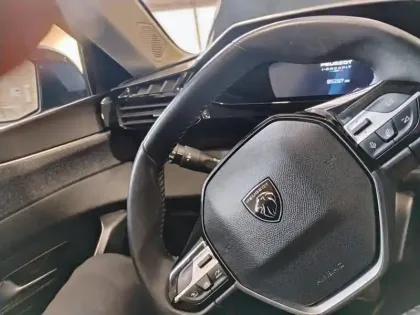 Photo 16 Peugeot 408  PureTech 130 ch S&S EAT8 Allure Pack