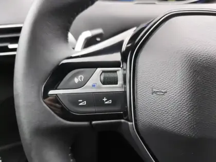 Photo 18 Peugeot 3008  Hybrid 180 e-EAT8 Allure Pack