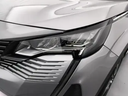 Photo 13 Peugeot 3008  Hybrid 180 e-EAT8 Allure Pack