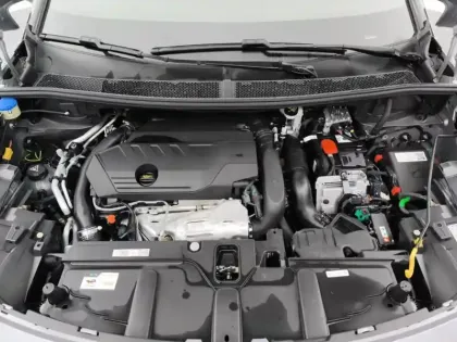 Photo 6 Peugeot 3008  Hybrid 180 e-EAT8 Allure Pack