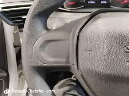 Photo 18 Peugeot 208  PureTech 75 S&S BVM5 Like