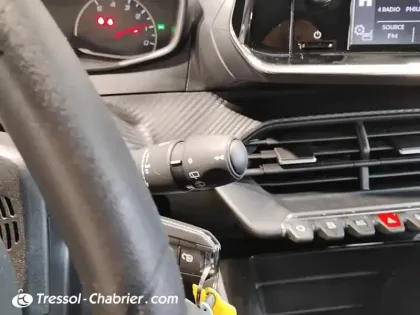 Photo 17 Peugeot 208  PureTech 75 S&S BVM5 Like