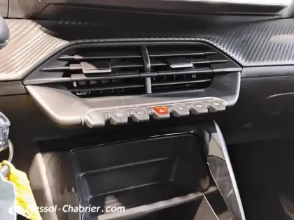 Photo 12 Peugeot 208  PureTech 75 S&S BVM5 Like