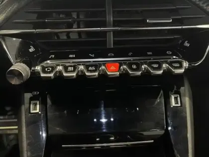 Photo 14 Peugeot 208  1.2 PureTech 100ch S&S GT Line EAT8