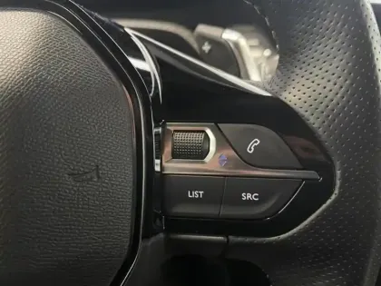 Photo 12 Peugeot 208  1.2 PureTech 100ch S&S GT Line EAT8