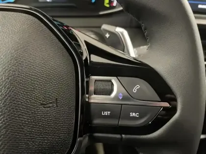 Photo 14 Peugeot 208  1.2 Hybrid 110ch Allure e-DCS6