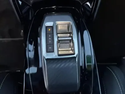 Photo 12 Peugeot 2008  1.2 Hybrid 136ch GT e-DCS6