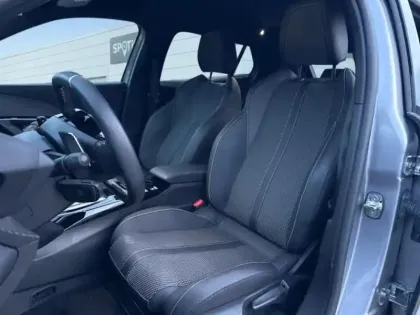 Photo 9 Peugeot 2008  1.2 Hybrid 136ch GT e-DCS6