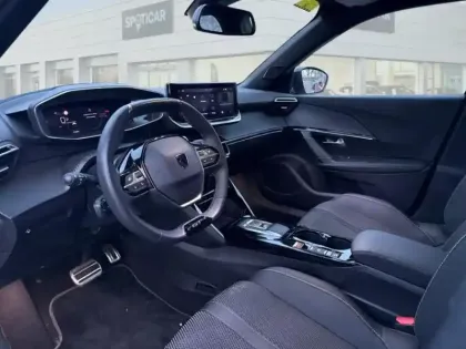 Photo 8 Peugeot 2008  1.2 Hybrid 136ch GT e-DCS6