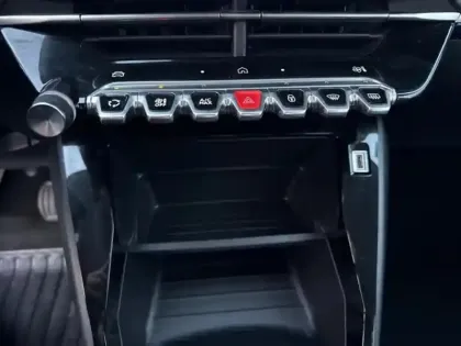 Photo 12 Peugeot 208  1.2 100ch S&S Style