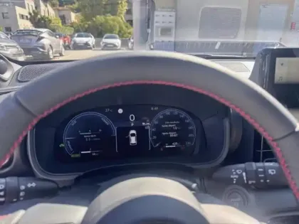 Photo 12 Toyota Yaris  Cross 130h GR Sport MY25