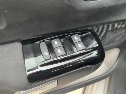 Photo 10 Citroën C3  1.2 PureTech 83ch S&S Shine