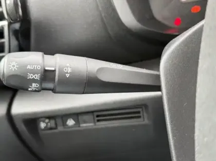 Photo 13 Citroën C4  BlueHDi 110ch S&S Live