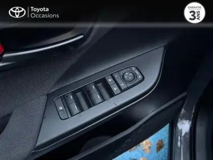 Photo 13 Toyota C-HR  1.8 Hybride 140ch Graphic MY26