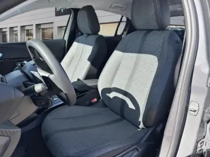 Photo 11 Peugeot 208  1.2 Hybrid 100ch Allure e-DCS6