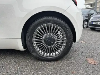 Photo 10 Fiat 500  e 118ch Icône
